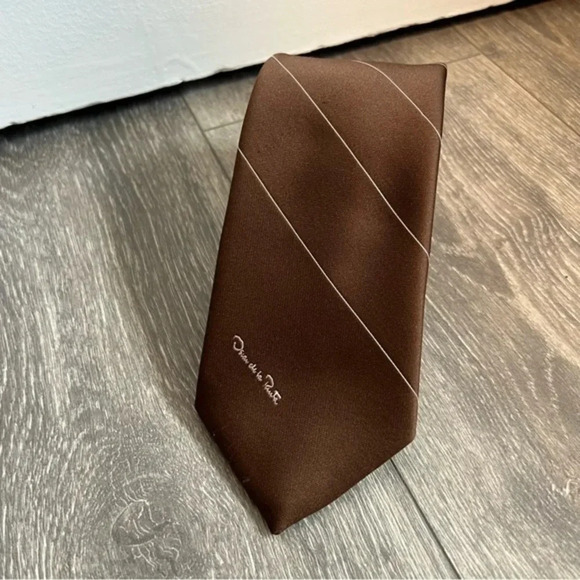 Bundle of 3 ties Boss, Oscar de Larenta, Pierre Cardin - Picture 6 of 10